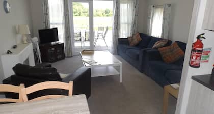 Modern 3 Bedroom Lodge at Avonvale Holiday Lodges