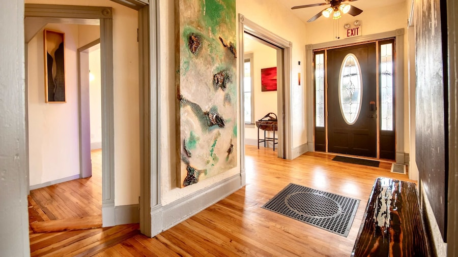 Franklin Fab Gallery House