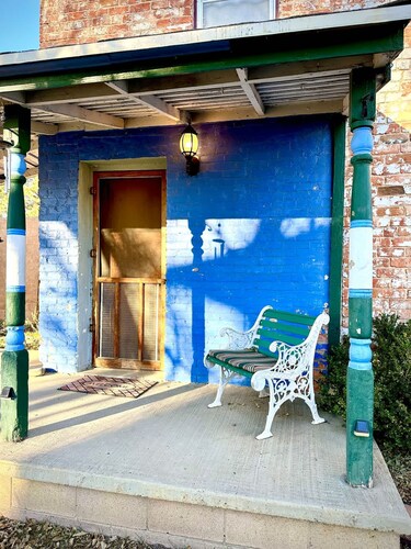 Amazing Historic 1800s Carriage House