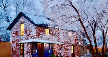 Amazing Historic 1800s Carriage House