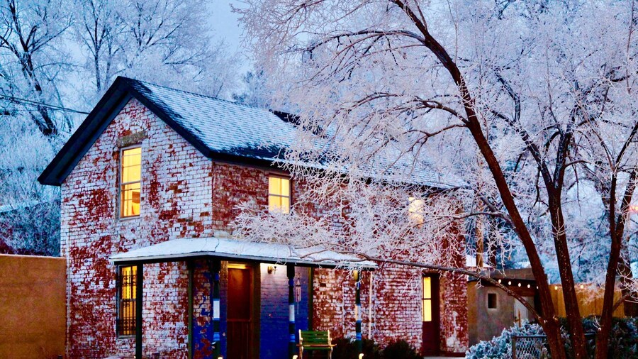 Amazing Historic 1800s Carriage House