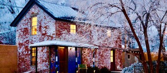 Amazing Historic 1800s Carriage House