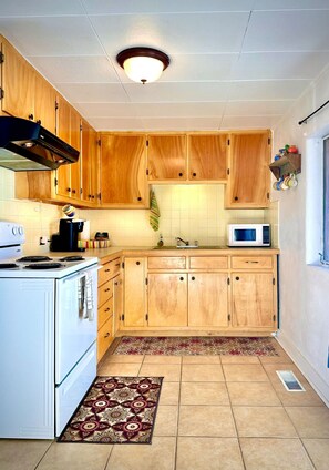 House | 1 bedroom - Sunny Southwest Casita (Raton)