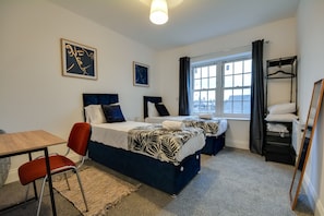 2 chambres, fer et planche à repasser, Wi-Fi gratuit, draps fournis