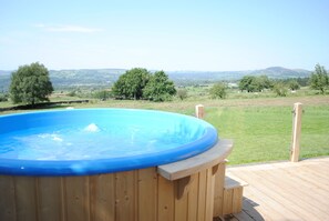 Cabin | Outdoor spa tub - The Lodge at Brambles Farm (Leek)