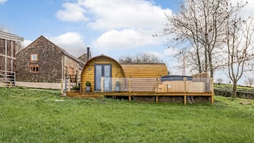 Cabin | Exterior
