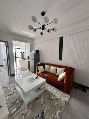 Smart TV - Secure Modern Stylish Apartment: Panoramic View (Nairobi)