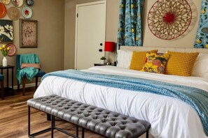 4 室のベッドルーム、デスク、アイロン / アイロン台、WiFi (無料)