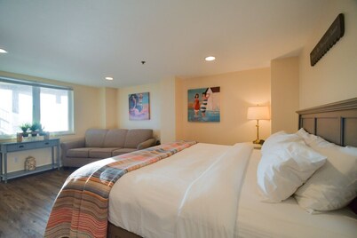 Lakeshore Lodging Ocean Front Lodges