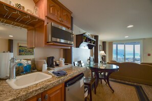 Micro-ondas, cafeteira/chaleira