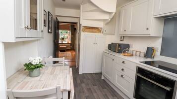 Dishwasher, cookware/dishes/utensils