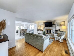 Fernseher, Kamin, Arbeitsbereiche