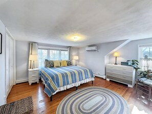 4 Schlafzimmer, Schreibtisch, Bügeleisen/Bügelbrett, kostenloses WLAN