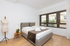 2 bedrooms, iron/ironing board, travel crib, free WiFi - Amazing 2 Bedroom Via Tacito (Roma)