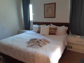 1 間睡房、房內夾萬、Wi-Fi、床單