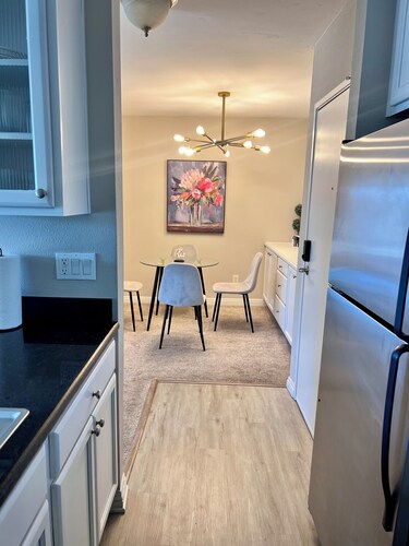 Cozy 1-bedroom condo in marvelous San Diego with WiFi, fitness room