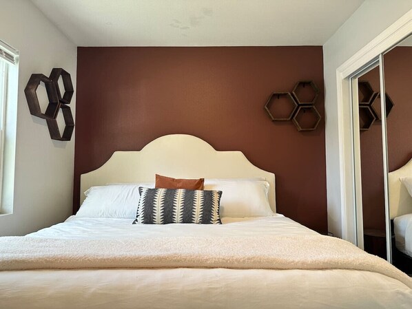 1 bedroom, WiFi, bed sheets