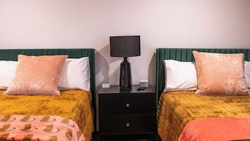 1 quarto, Wi-Fi de cortesia, roupa de cama