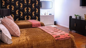 1 quarto, Wi-Fi de cortesia, roupa de cama