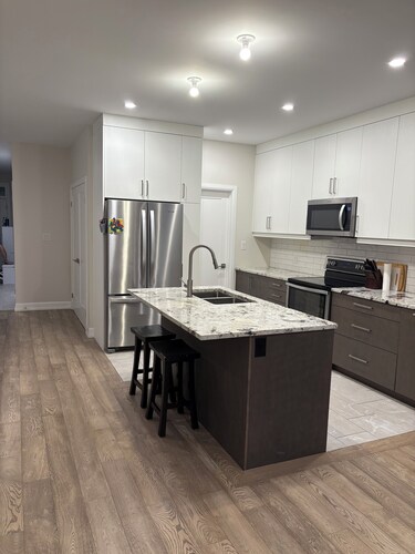 Charming and cozy townhome in Black Creek, Niagara Falls