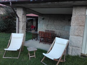 Outdoor dining - Luxury 3+1 bedroom apartment in Caniçada -Gerês (Vieira do Minho)