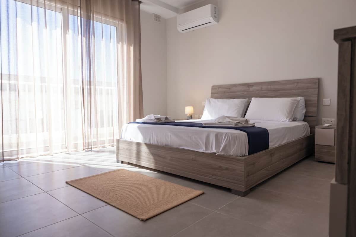2 bedrooms, free WiFi