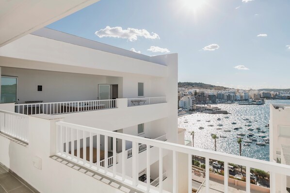 Two Bedroom Penthouse with Terrace, Sea View and Private Spa | Terrace/patio