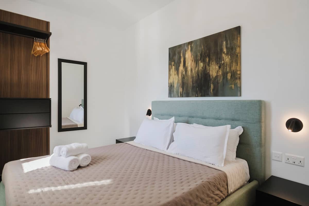 Penthouse Confort, 2 chambres, patio, vue mer (Private Spa Bath on Terrace)