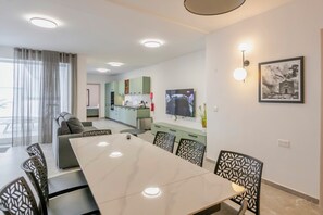 Family Suite with Terrace and Hydro-Massage Bath | Living area - Horizon Suites by the Sea (St. Paul's Bay)
