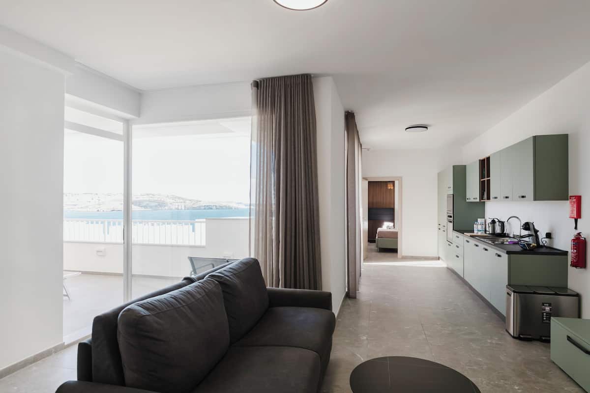 Two Bedroom Penthouse with Terrace, Sea View and Hydro-Massage Bath | Oppholdsområde