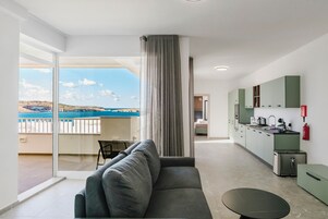 Two Bedroom Penthouse with Terrace, Sea View and Hydro-Massage Bath | Zona de estar