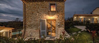 Beautifully restored farmhouse with private pool, Wi-Fi, and air conditioning.