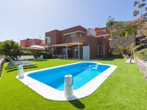 Chalet in Salobre With Private Heated Pool