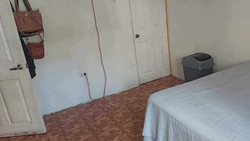 1 habitación, wifi y ropa de cama