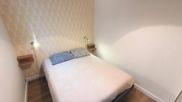 2 bedrooms, WiFi, bed sheets