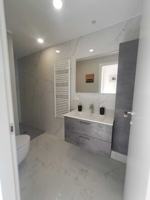 Apartment, Patio, Courtyard View | Bathroom | Shower, towels - Central Design Flat With Parking  (Bogliasco)