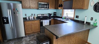 Charming 2-bedroom Duplex house in fabulous Green Bay