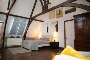 3 bedrooms, free WiFi, bed sheets