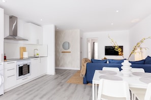 Apartment, Smoking