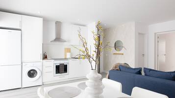 ์ํํธ, ํก์ฐ | 1 ๊ฐ์ ์นจ์ค