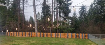 3-bedroom house in gorgeous Libby with WiFi, AC. Book your stay now