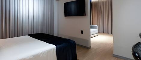 Deluxe Apartment | Meja, ruang kerja komputer riba, Wi-fi percuma