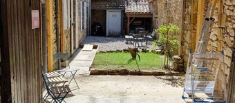 Le Gentil Coquelicot, all the charm of an old, tastefully renovated house.