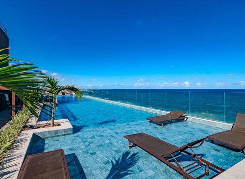 Modern Stay in a Seafront Condominium
