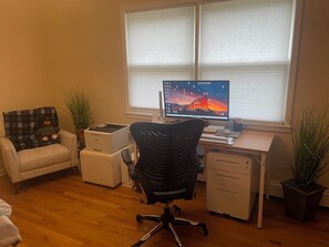 Interior - FIFA Lodging
2/1 - Many amenities. 
Walk to train/bus to NYC and MetLife stadium (Emerson)