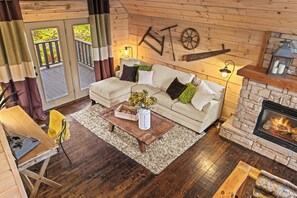 Smart TV, fireplace, stereo, offices
