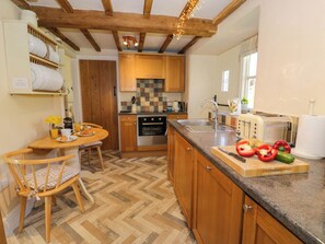 Cottage | Private kitchen | Dishwasher, cookware/dishes/utensils - 1 Bryn Ysgol (Betws-Y-Coed)