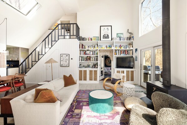 Smart-tv en een open haard