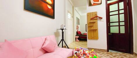 Studio | Soundproofing, free WiFi