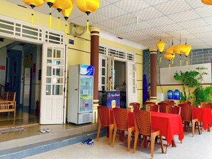 Daily local cuisine breakfast for a fee - DK House Homestay (Da Nang)